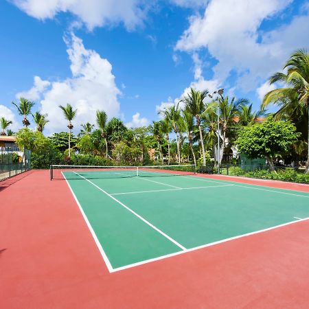 Catalonia Royal La Romana Adults Only Bayahibe Exterior foto Tennis court at the Boca Raton Resort