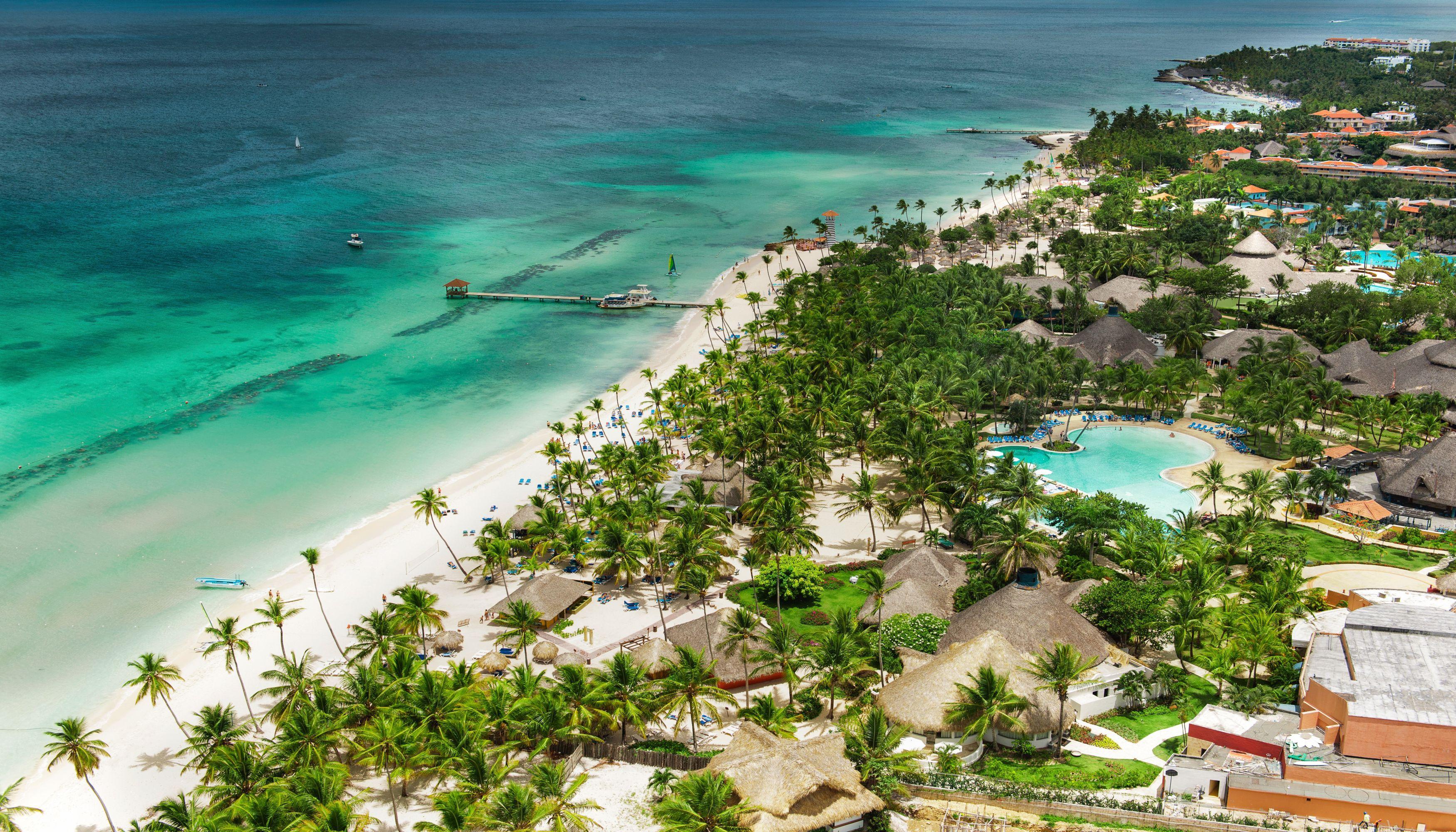 Catalonia Royal La Romana Adults Only Bayahibe Exterior foto Aerial view of the resort