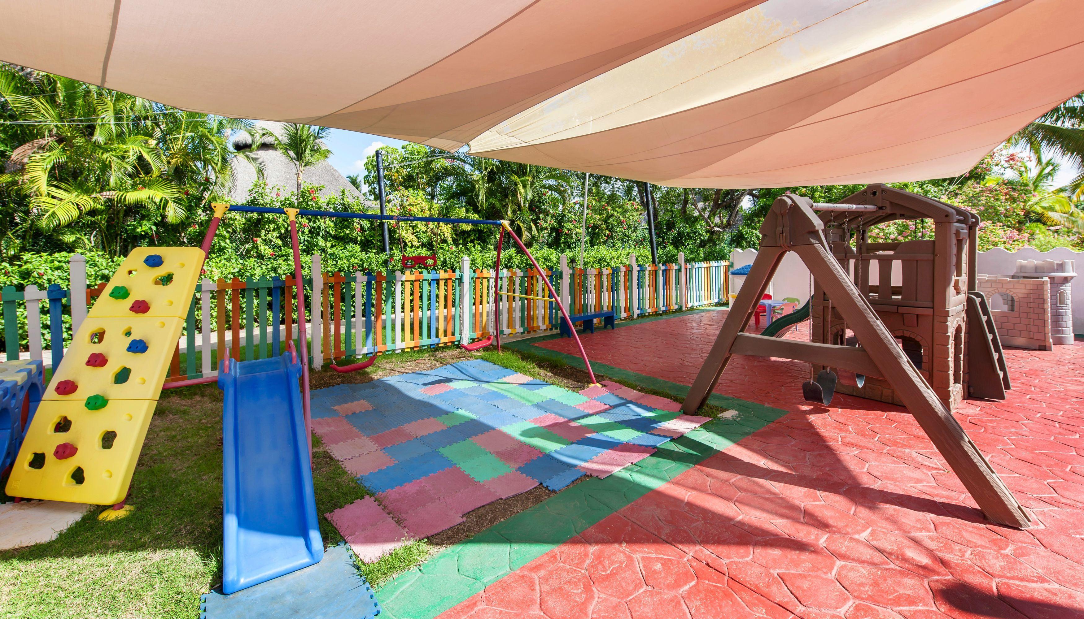 Catalonia Royal La Romana Adults Only Bayahibe Exterior foto Playground at the school
