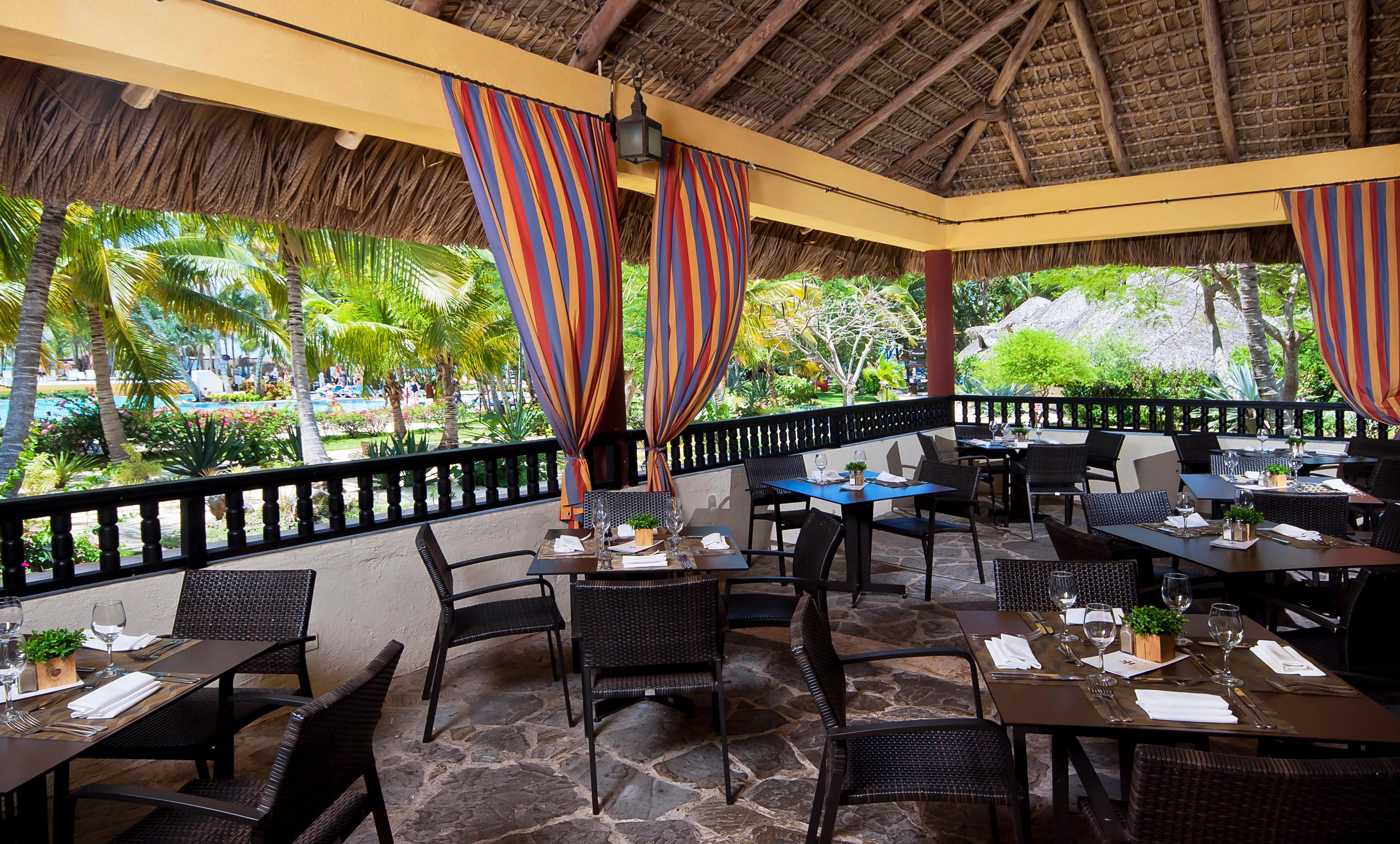 Catalonia Royal La Romana Adults Only Bayahibe Exterior foto Restaurant at the resort