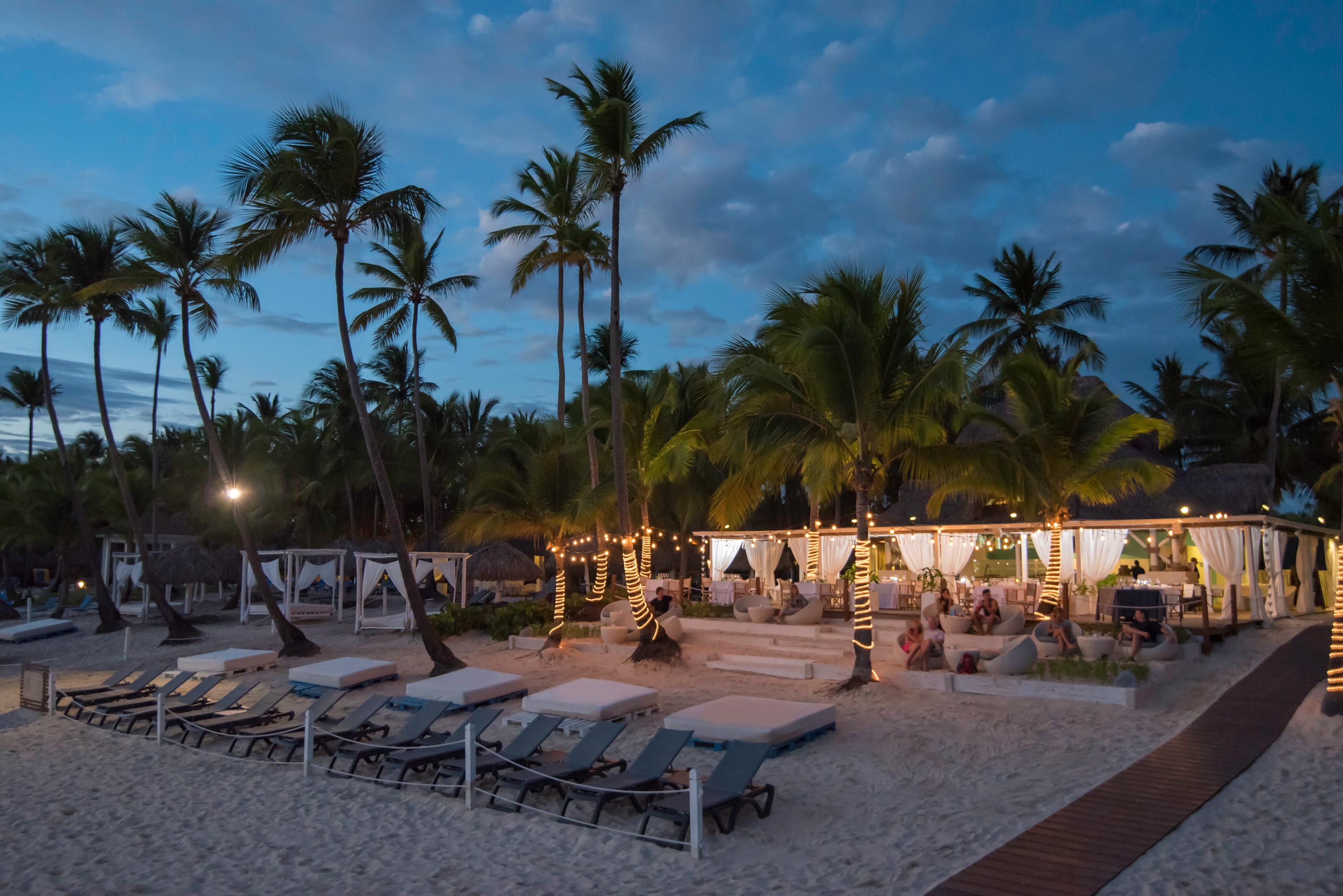 Catalonia Royal La Romana Adults Only Bayahibe Exterior foto The beach at the Hard Rock Hotel