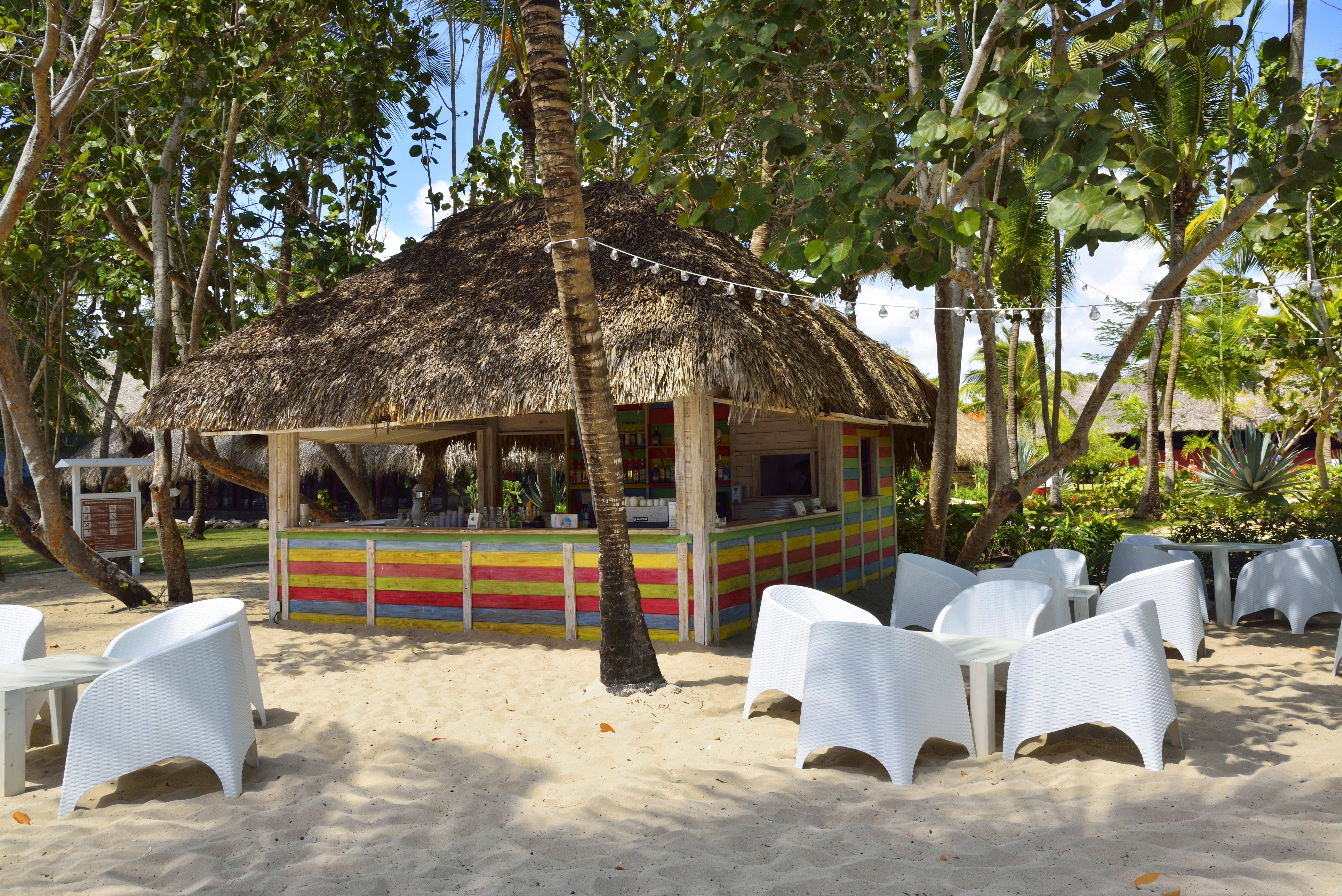 Catalonia Royal La Romana Adults Only Bayahibe Exterior foto Beach bar in Negril