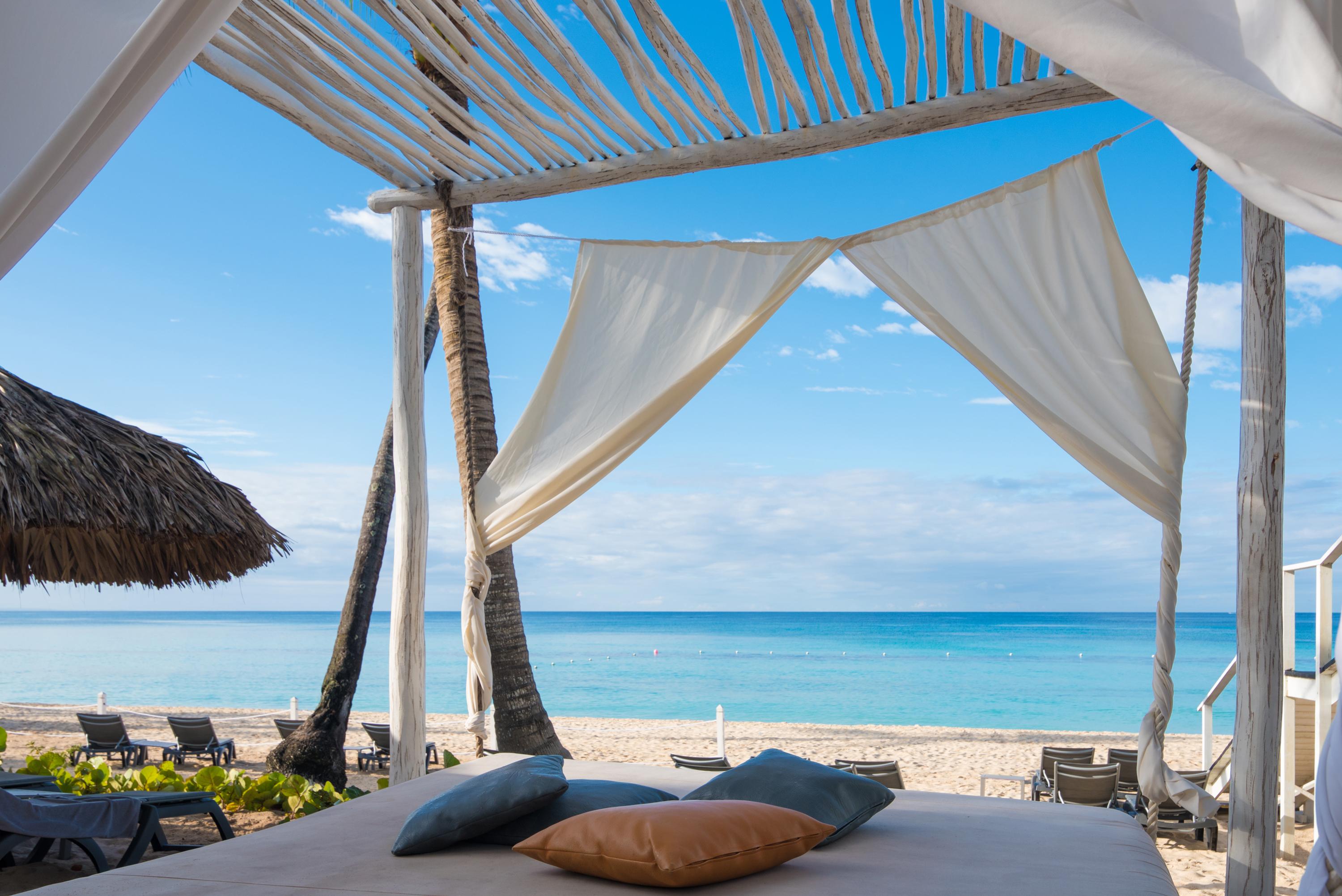 Catalonia Royal La Romana Adults Only Bayahibe Exterior foto Beach at the Grand Palladium Hotel